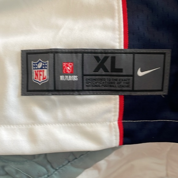 NFL patriots jersey Tom Brady number 12 size extra large - Picture 4 of 4